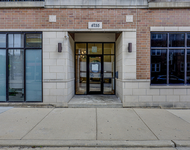 4755 N Washtenaw Avenue - Photo Thumbnail 1