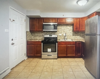 7544 S Yates Boulevard - Photo Thumbnail 5