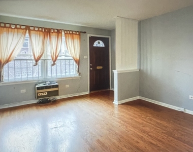7544 S Yates Boulevard - Photo Thumbnail 3