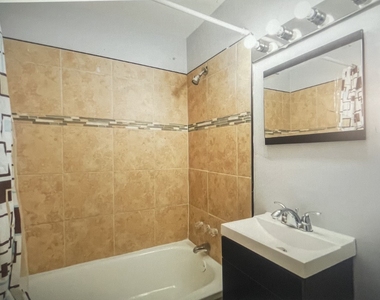 7544 S Yates Boulevard - Photo Thumbnail 11