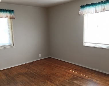 13 Hemlock Street - Photo Thumbnail 11