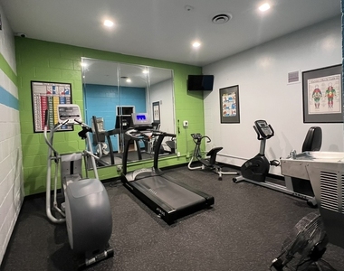 6325 N Sheridan Road - Photo Thumbnail 10