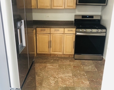 6325 N Sheridan Road - Photo Thumbnail 7