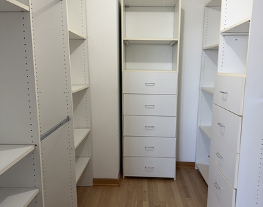 6325 N Sheridan Road - Photo Thumbnail 5