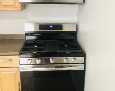 6325 N Sheridan Road - Photo Thumbnail 8