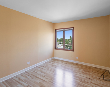 6540 W Irving Park Road - Photo Thumbnail 7