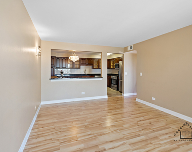 6540 W Irving Park Road - Photo Thumbnail 3