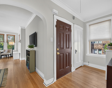 414 S Harvey Avenue - Photo Thumbnail 2