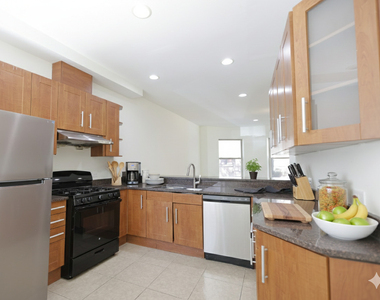 1223 E 52nd Street - Photo Thumbnail 4
