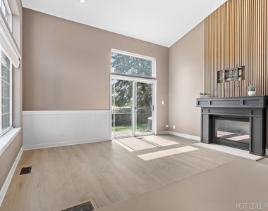 819 Asbury Drive - Photo Thumbnail 2