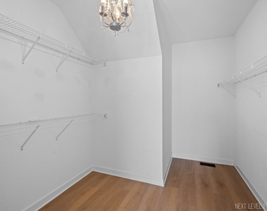819 Asbury Drive - Photo Thumbnail 15
