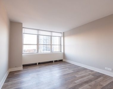 655 W Irving Park Road - Photo Thumbnail 7