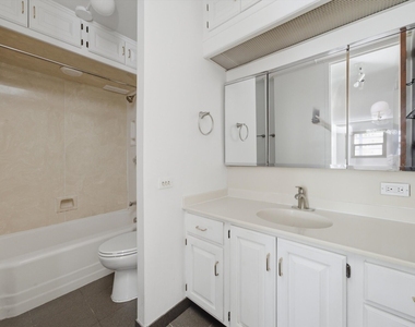 535 N Michigan Avenue - Photo Thumbnail 7