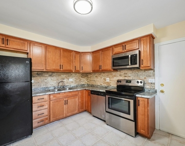 10350 Canterbury Street - Photo Thumbnail 5