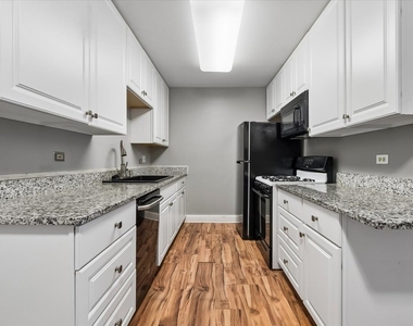 441 Park Ridge Lane - Photo Thumbnail 2