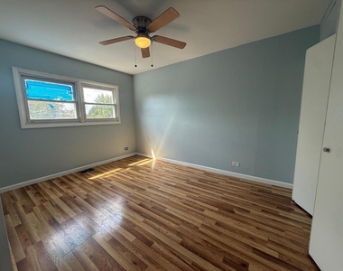 1305 Kingsbury Drive - Photo Thumbnail 7