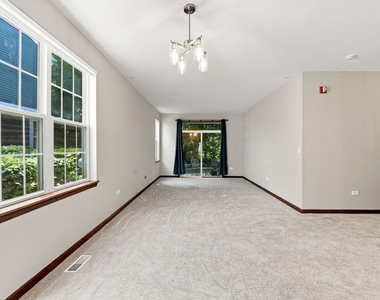 2532 Oneida Lane - Photo Thumbnail 3