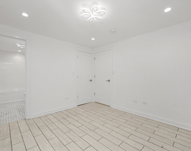 2203 W Giddings Street - Photo Thumbnail 7