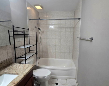 209 Washington Square - Photo Thumbnail 8