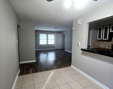 209 Washington Square - Photo Thumbnail 4