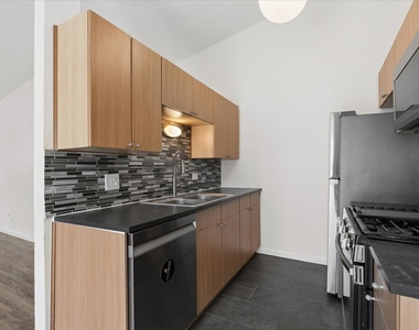 415 Tyler Court - Photo Thumbnail 4