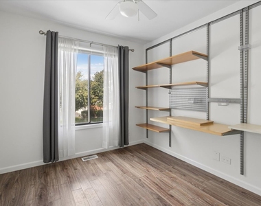 415 Tyler Court - Photo Thumbnail 18