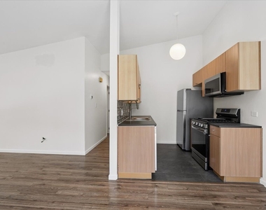 415 Tyler Court - Photo Thumbnail 6