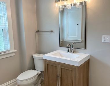 438 Ada Street - Photo Thumbnail 17