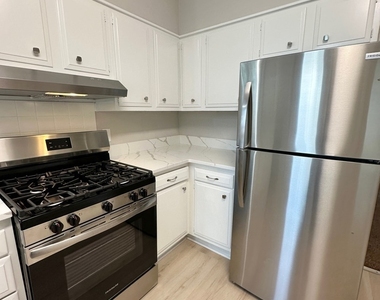 438 Ada Street - Photo Thumbnail 5
