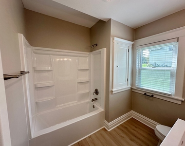 438 Ada Street - Photo Thumbnail 19