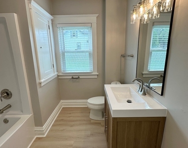 438 Ada Street - Photo Thumbnail 18