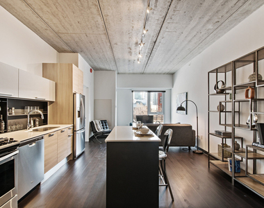 710 W Grand Avenue - Photo Thumbnail 2