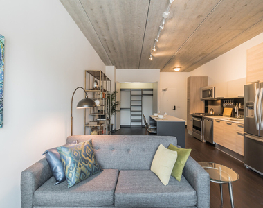 710 W Grand Avenue - Photo Thumbnail 3
