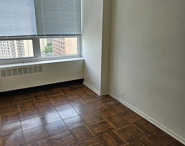 4800 S Chicago Beach Drive - Photo Thumbnail 2