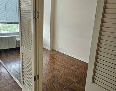 4800 S Chicago Beach Drive - Photo Thumbnail 3