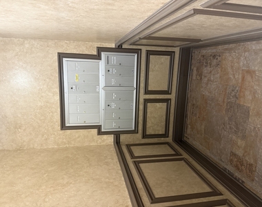 2338 W Morse Avenue - Photo Thumbnail 16