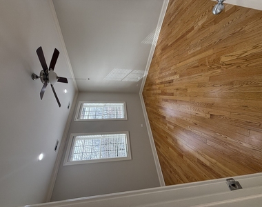 2338 W Morse Avenue - Photo Thumbnail 4