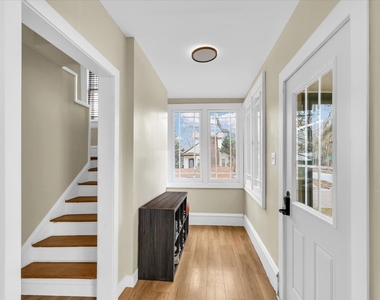 502 W John Street - Photo Thumbnail 6