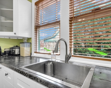 502 W John Street - Photo Thumbnail 14