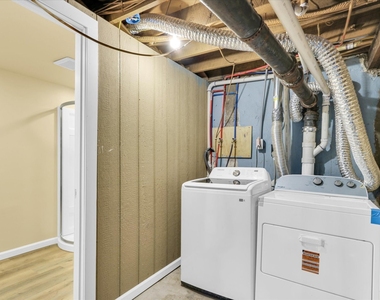 502 W John Street - Photo Thumbnail 32