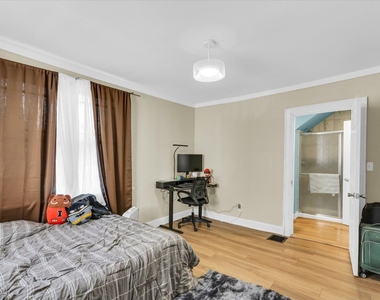 502 W John Street - Photo Thumbnail 18