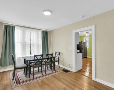 502 W John Street - Photo Thumbnail 15