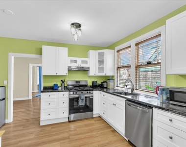 502 W John Street - Photo Thumbnail 11