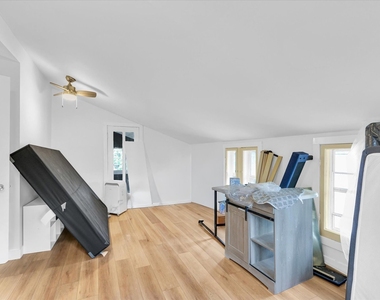502 W John Street - Photo Thumbnail 25