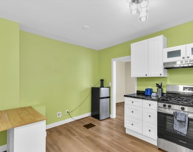 502 W John Street - Photo Thumbnail 12