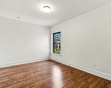 5402 S Woodlawn Avenue - Photo Thumbnail 5