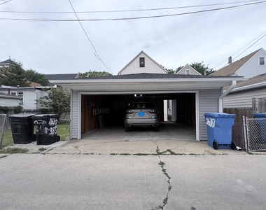 1633 W 38th Street - Photo Thumbnail 15