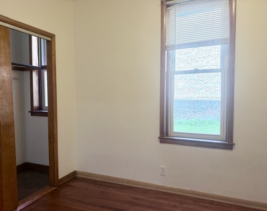 1633 W 38th Street - Photo Thumbnail 6
