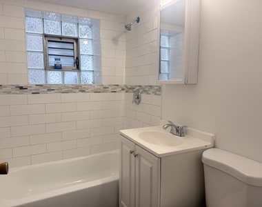 1633 W 38th Street - Photo Thumbnail 3