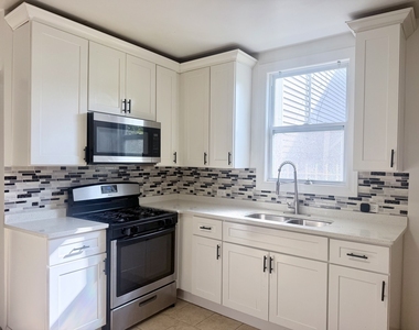 1633 W 38th Street - Photo Thumbnail 11
